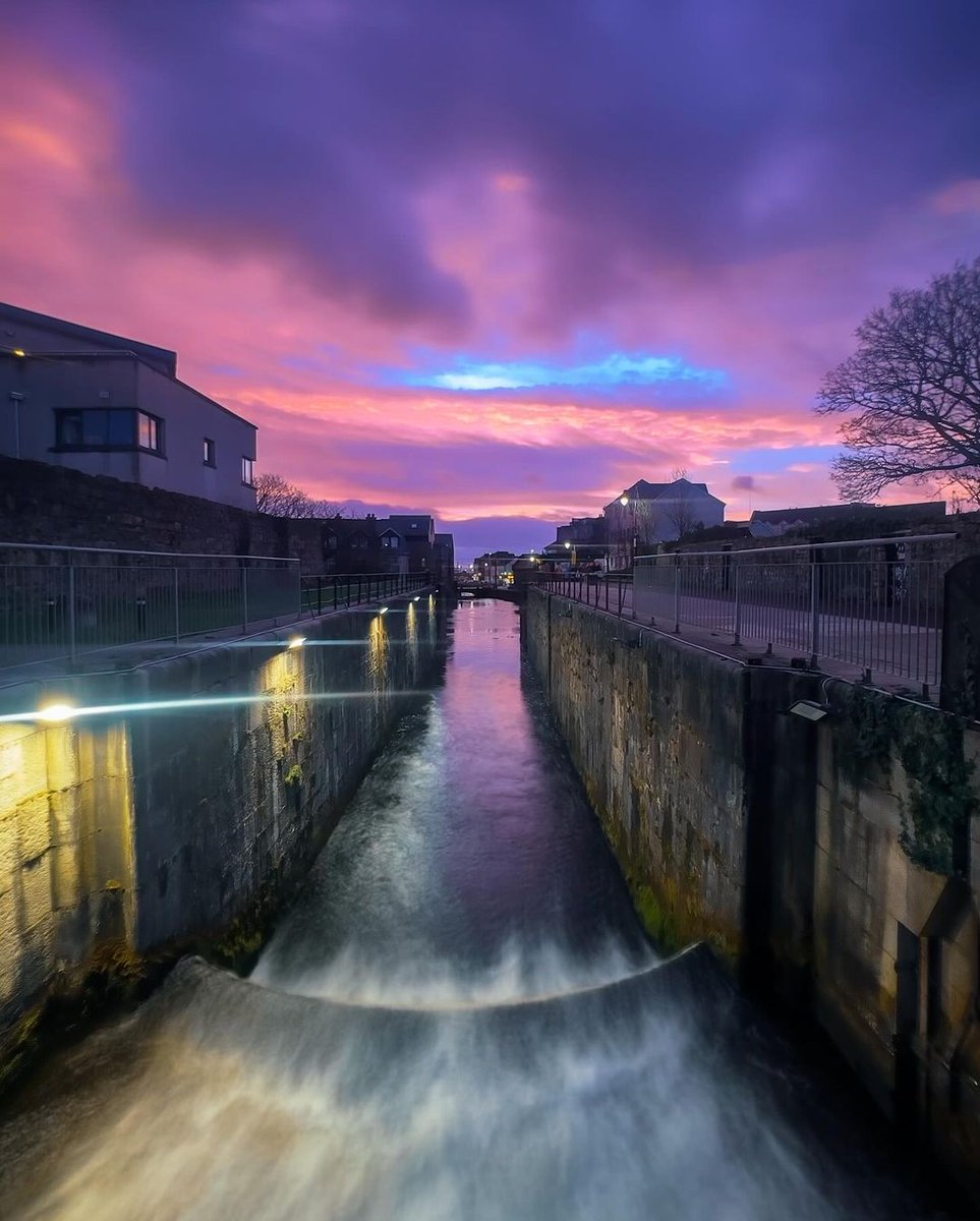 Mornings in Galway's Westend 😍👌 📍 Eglinton Canal Waterfall 📸 @mykeld24 on IG #galway #galwayswestend #thisisgalway #morning #sunrise
