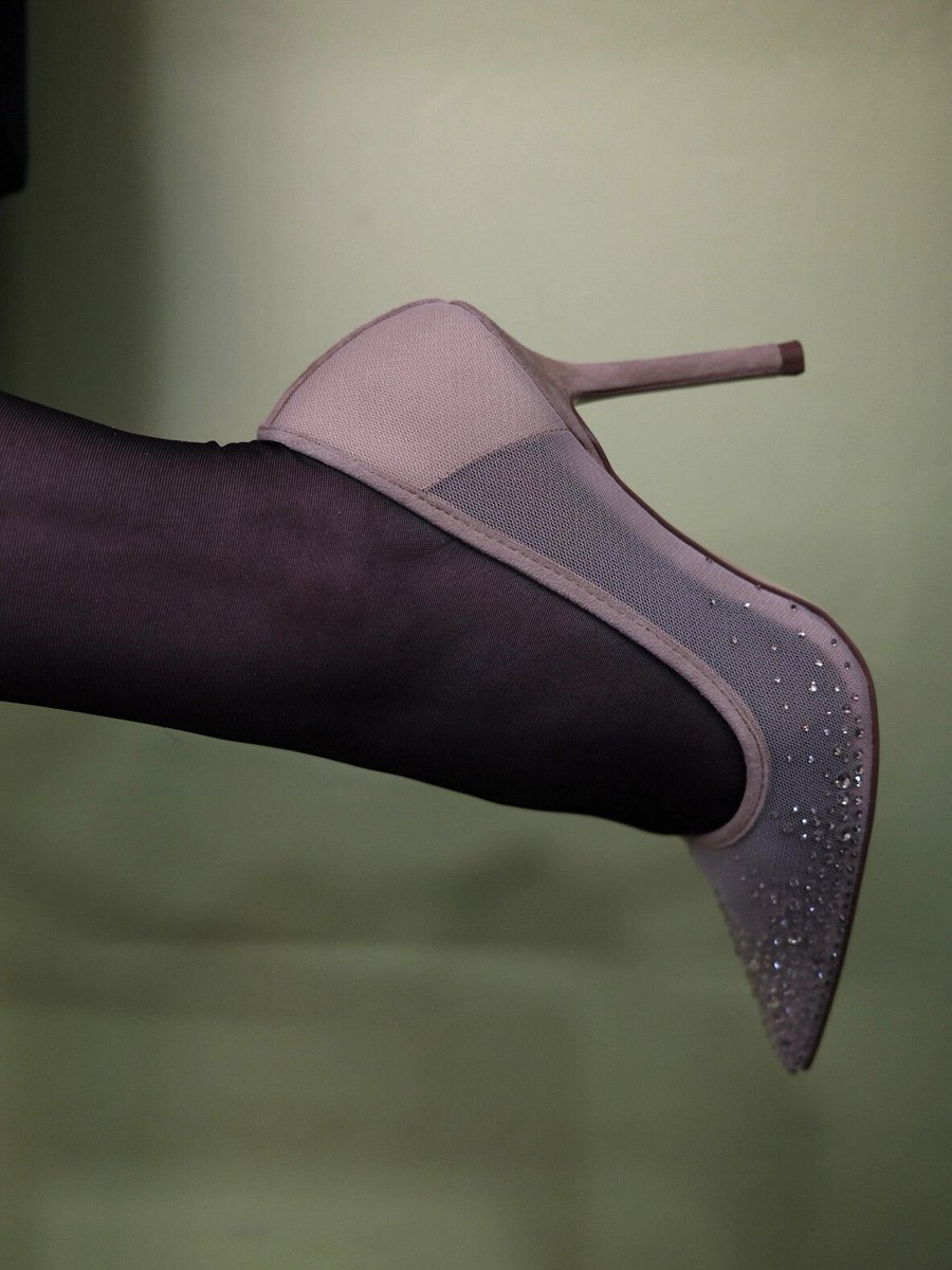 เปลี่ยนเป็น iPhone 15 Pro Max แล้ว คุณภาพของรูปภาพทั้งหมดได้ถูกยกระดับขึ้นอีกครั้ง 📱
#ทาสเท้า
#นายหญิง
#ทาสตีน
#ถุงน่อง
#ถุงเท้าคาร์สัน
#ทาสเท้า
#เรียลมัธยม
#เรียลมหาลัย
#เลียตีน