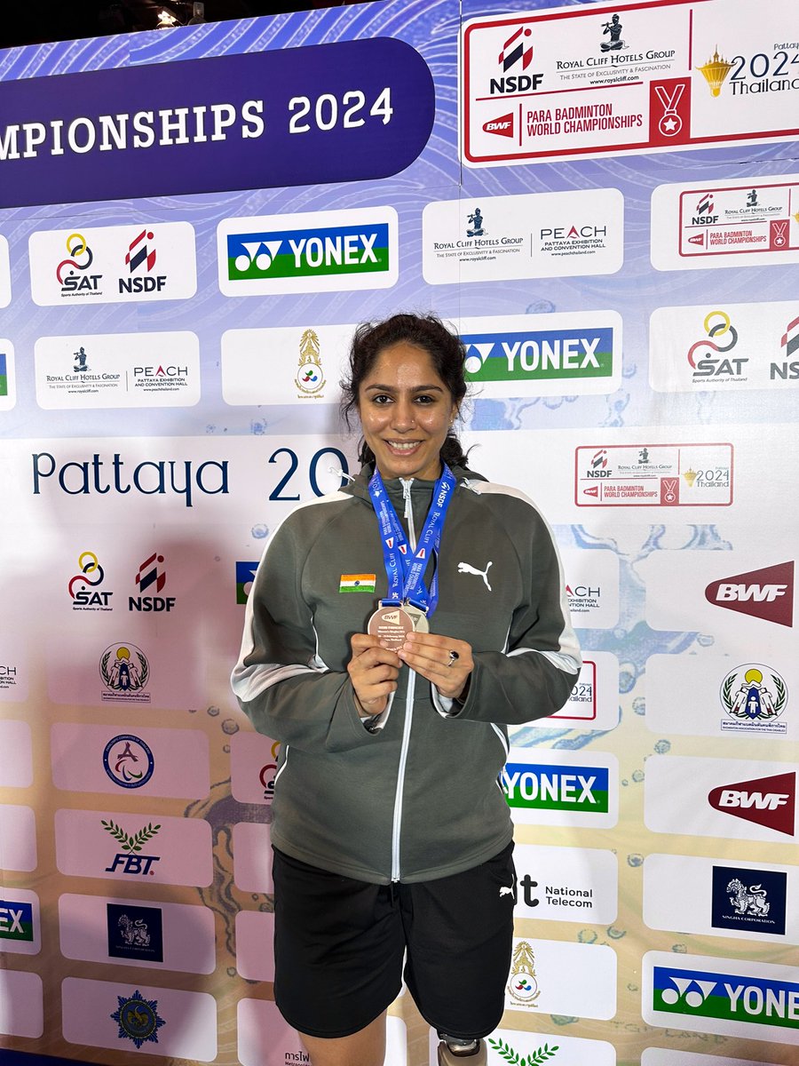 joshimanasi11's tweet image. This world championships was not easy but I’m glad I am coming back home with two medals from here.
Silver in Women’s Doubles and Bronze in Women’s Singles