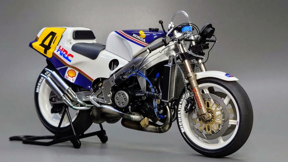 タミヤ 1/12 HONDA NSR500 1986 Rothmans Honda W·Gardner仕様