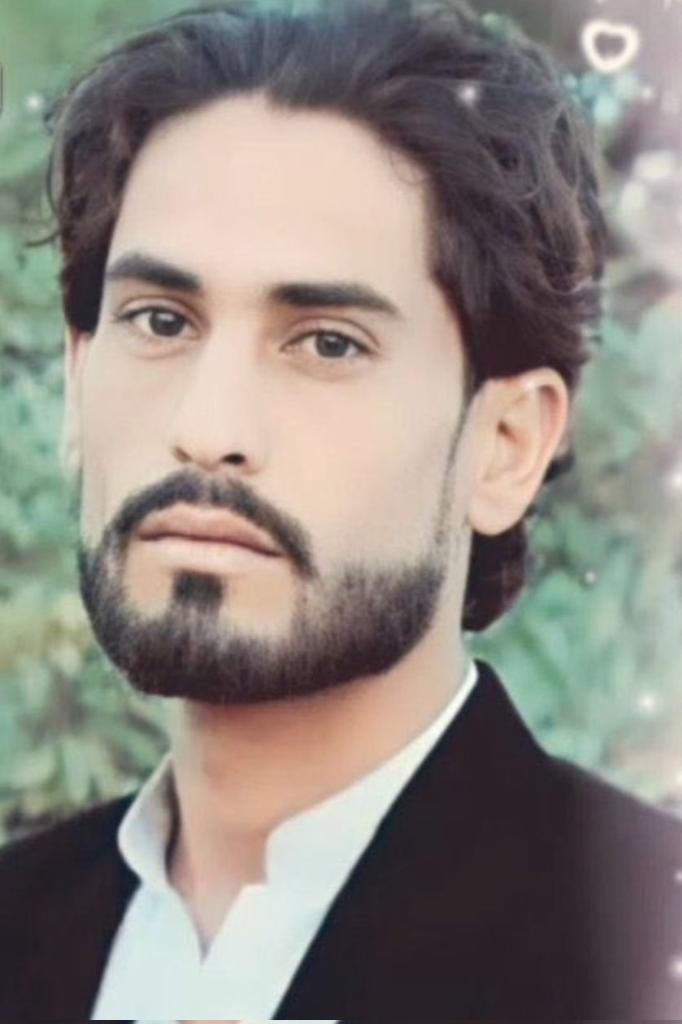 رحیم زہری کو 3 فروری 2023کو لاپتہ کیا گیا تھا۔ رحیم زہری کو لاپتہ ہوئے ایک سال مکمل ہوگیا ہے لیکن ابھی تک منظر عام نہیں لایا گیا ہے۔رحیم زہری کی بازیابی کے لئے آج ٹوئٹر پر کیمپئن چلائی جا رہی ہے سب سے گزارش ہے کیمپئن میں حصہ لے کر رحیم کی بازیابی کا مطالبہ کریں
#ReleaseRahimZehri
