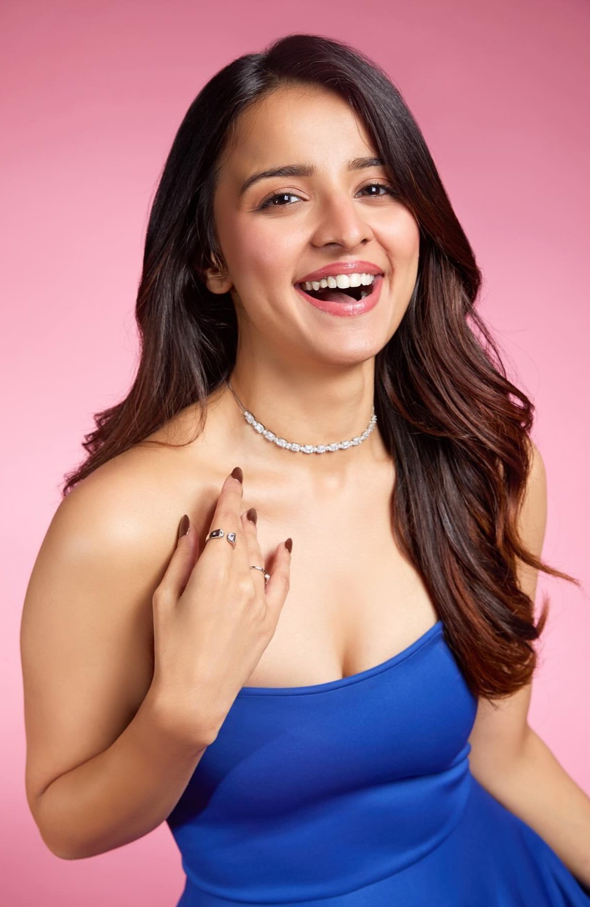 GHQ9AoUaQAARFHq?format=jpg&name=large