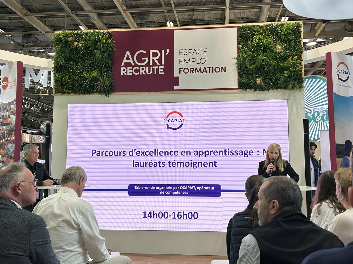 ocapiat's tweet photo. Pour la deuxième année, conformément à nos valeurs de valoriser l’excellence de l’apprentissage et le mérite, #OCAPIAT réunit au @Salondelagri les meilleurs Meilleurs apprentis de France, Worldskills et Rabelais de France dans différents secteurs ! #endirect sur l’espace Agora https://t.co/zBaqwJMFvI