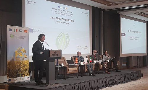 Informest (@informesteu) on Twitter photo #twinning
📣 Conferenza finale del progetto #TwinningMacedonia a #Skopje per presentare i risultati ottenuti dal #progetto che ha coinvolto #Informest in qualità di #MandatedBody a supporto del Ministero italiano <a href="/SocialMasaf/">Ministero dell'Agricoltura</a>
👉 Leggi la notizia completa bit.ly/ConferenzaFina… #twinning
📣 Conferenza finale del progetto #TwinningMacedonia a #Skopje per presentare i risultati ottenuti dal #progetto che ha coinvolto #Informest in qualità di #MandatedBody a supporto del Ministero italiano <a href="/SocialMasaf/">Ministero dell'Agricoltura</a>
👉 Leggi la notizia completa bit.ly/ConferenzaFina…