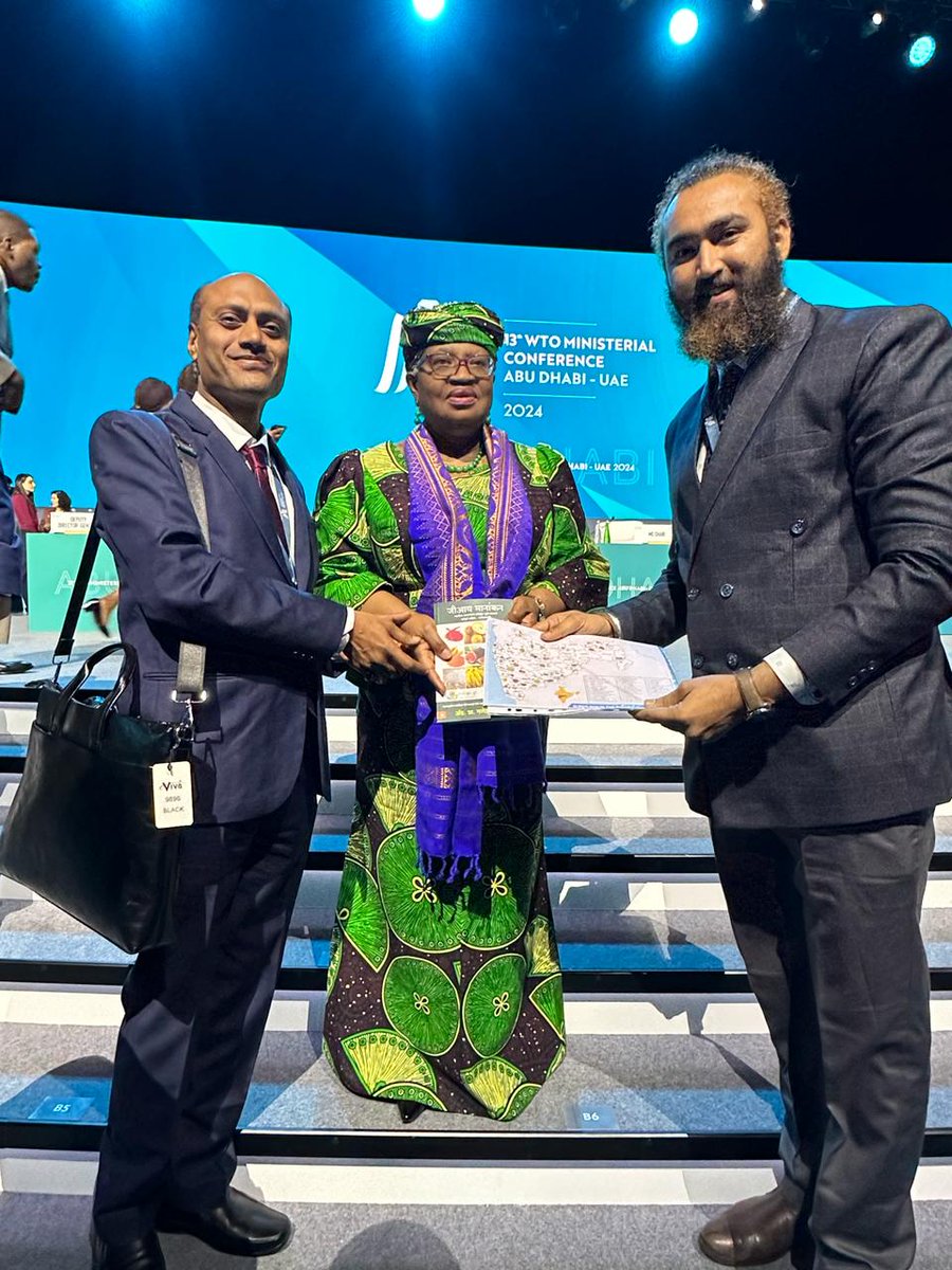 gmgcINDIA's tweet photo. #GIMoment

Felicitated Director General of WTO with our GI book along with Aronai our Indian GI from Bodoland Assam, Great Mission to utilise GI as a tool for socioeconomic growth of India is continued. 

#WTO
#MC13
#UAE
#WTOMC13AbuDhabi https://t.co/tHuokEv8bM