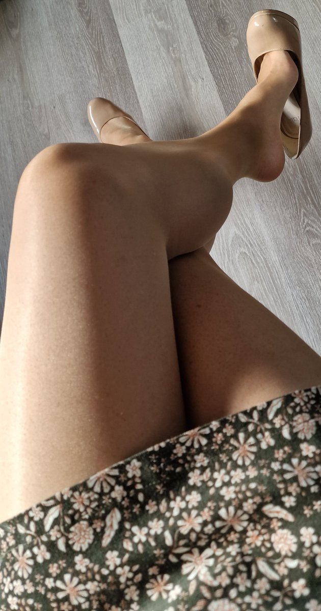 nicolamason84's tweet photo. Today's heels 👠 #heels #highheels #tights #stockingsandheels #stockings #hose #pantyhoseperfection https://t.co/tx6sy57kUL