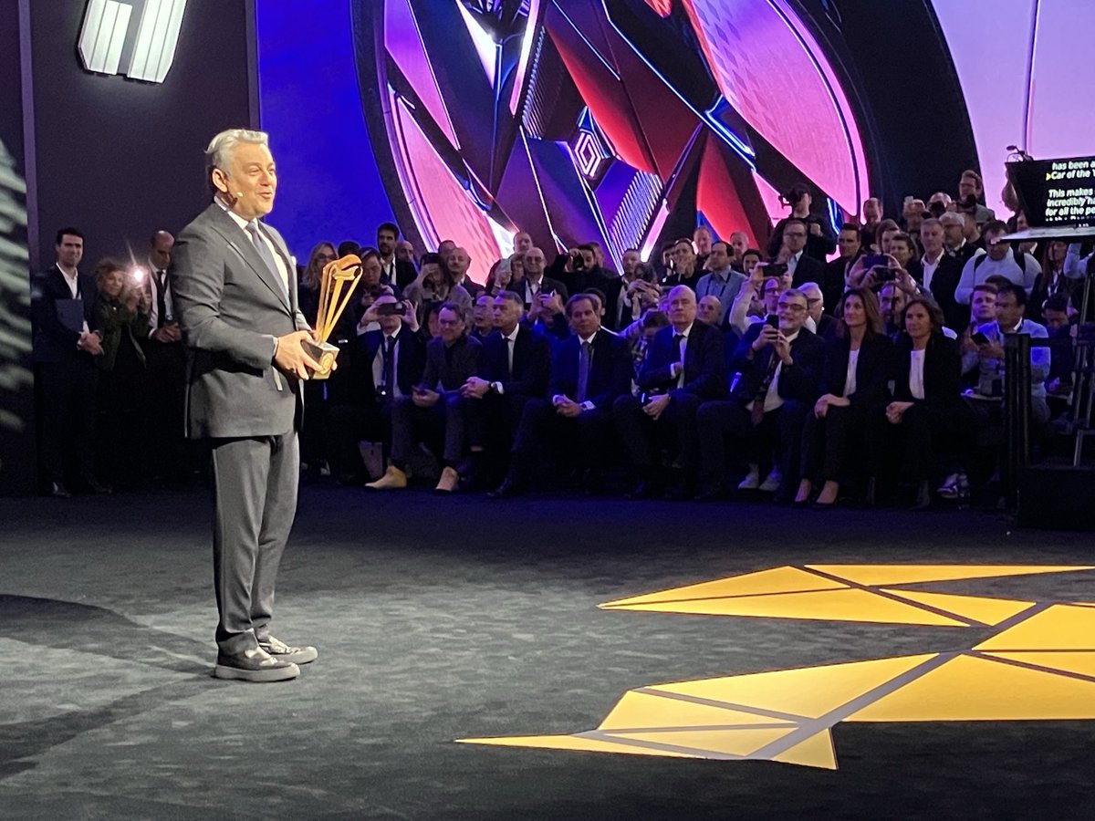 raymasseytweets's tweet image. Renault CEO Luca de Meo celebrated the new all electric #Scenic winning European Car of the Year at Geneva Motor Show @renault_uk @RenaultUKPR ‘@Jim_Holder #Geneva @charlie_roper #Caroftheyear @Coty #COTY