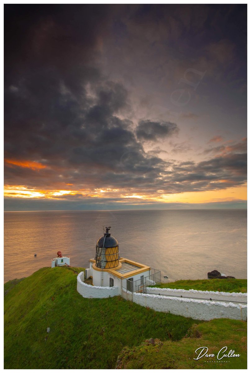 St Abbs Lighthouse @VisitScotland @ScottishField @ScotsMagazine @STVEdinburgh @carolkirkwood @OPOTY @Fotospeed @stabbslifeboat @StAbbsVisitor @stvweatherwatch @BBCEastScot @HistEnvScot #appicoftheweek #ScotlandisNow #outandaboutscotland #fsprintmonday #sharemondays2024