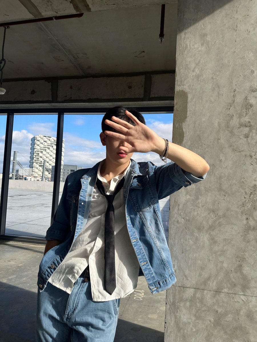 AJAAofc's tweet photo. LOCKED &amp; LOADED 📷

#AJAA #AJAA_ASH
#G22_LockedNLoaded https://t.co/KCoro7mFRk