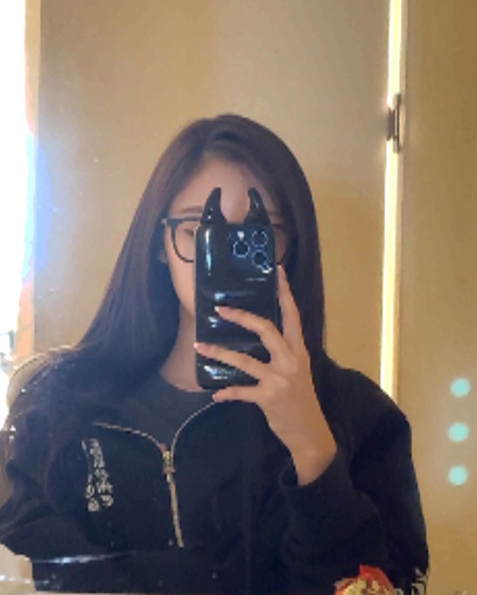 today became a dance with mirrors, each click capturing a momentary. countless mirror selfies a testament to the beauty of introspection and the journey of embracing every facet of oneself! 📸