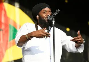 Shocked and saddened to learn of the passing of Peetah Morgan, lead singer in Morgan Heritage. His voice was so special and his contribution to Reggae music globally was incredible. Heartfelt condolences to his family.