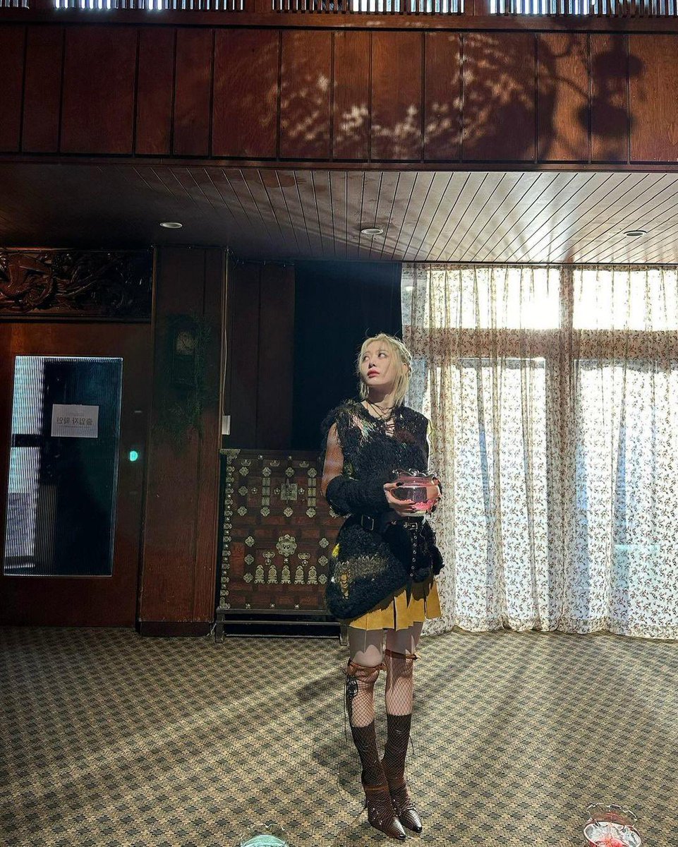 Instagram Post

💛🖤

#사쿠라
#宮脇咲良  #SAKURA
#르세라핌  #LE_SSERAFIM