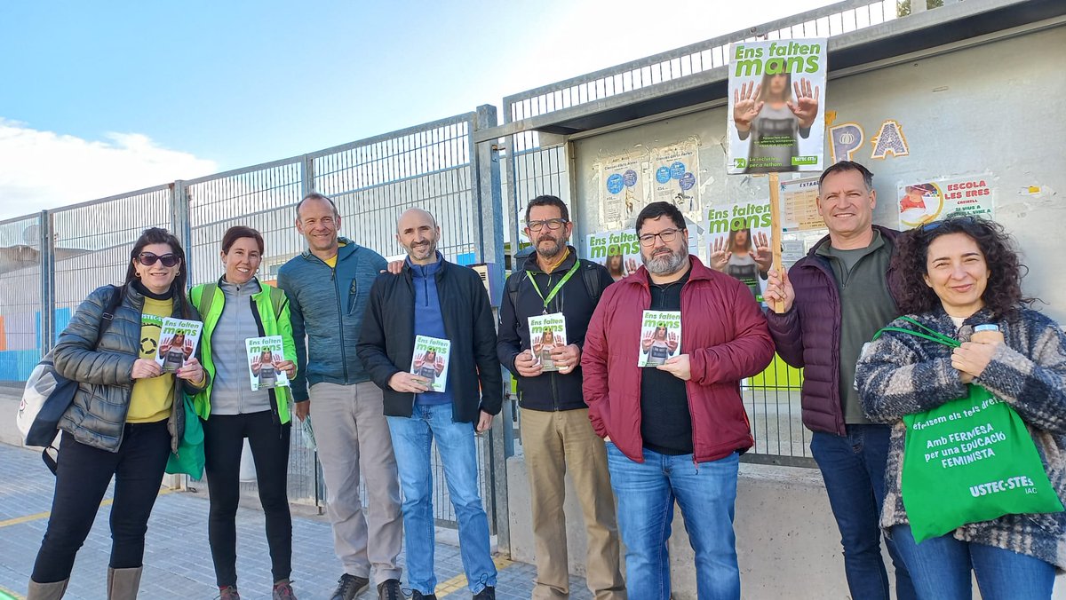 📢 Som arreu del territori denunciant que els centres educatius estan mancats de recursos per atendre realitats cada cop més complexes i els professionals que hi treballem estem al límit: #EnsFaltenMans!

#LaInclusivaPerATothom, comunicat: sindicat.net/2024/02/26/amb…