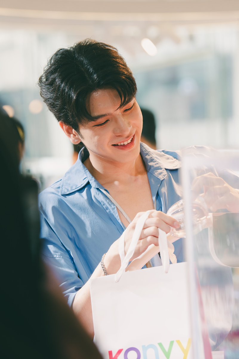 Sorortor's tweet photo. เจอแป๊บนึง อยากเจออีกละ 

#pie_saran
.
.
— #sorortor ⸝⸝⸝ https://t.co/RfnbeT7AFl