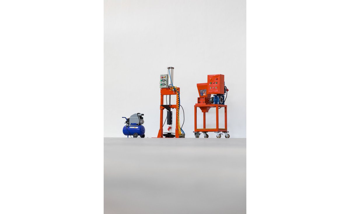 Welcome to the Space Available Headquarters♻️

A studio space dedicated to collaboration, craftsmanship, and ecological innovation.
Serving as a nucleus for the global movement towards circular design, with a primary focus on recycling, upcycling, and bio design♻️
📸 Tomasso Riva