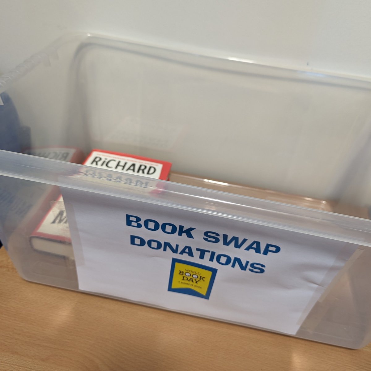 BishyLibrary's tweet photo. The Literacy Working Group will be hosting a very special book swap @BishopbriggsAC  for #WorldBookDay on Thursday 7th March. All donations of nearly new or preloved books will be gratefully received in the library from today! @MissJMcGee  @WorldBookDayUK https://t.co/52d53vC54k