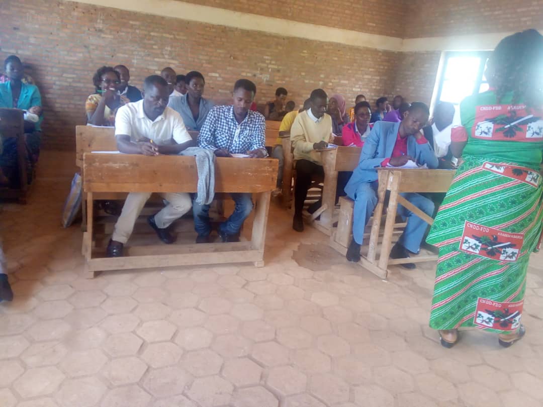 CnddFddButanyer's tweet photo. Aho ku magenekerezo ya 24 na 25/02/2024.
zahawe Abigisha bo mu mazone ya #Nzewe, #Nyabihogo, #Kayanza, #Kabuye, #Ngoro, #Jene, #Rukere, #Murima, #Mbirizi yo mu makomine y'ubu ya Kayanza, Matongo na Muhanga.@CnddFdd , @R_Ndikuriyo 2/4 https://t.co/oayY2pXUOM