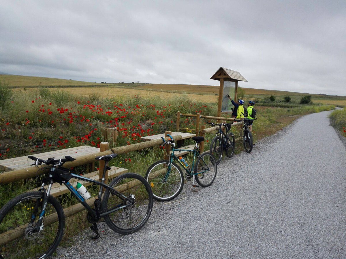 🚴‍♂️ Ga op reis langs #VíaVerde Mina La Jayona in het zuiden van #Badajoz, in #Extremadura! 🌳

Ontdek meer dan 30km aan historische spoorwegcharme, slingerend door de charmante stadjes van #SierraMorena.✨
👉bit.ly/47IwJQh
#VisitSpain <a href="/extremadura_tur/">Extremadura Turismo</a> <a href="/viasverdes_ffe/">Vías Verdes</a>