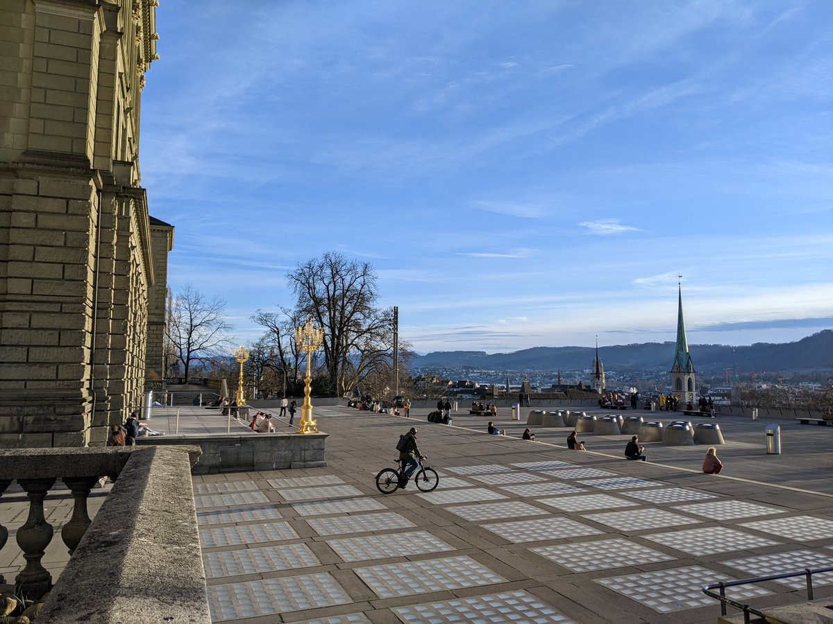 It felt good (and strange) to pay a quick visit to my alma mater, @ETH_en : on the Polyterrasse, the same views, the same nerdy atmosphere and the same students busy revising as in the good olden days 🤭