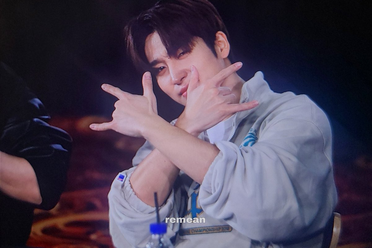 SANSAM923's tweet photo. 🤟🤟의 역사
때로는 변형도 함 https://t.co/jqjhbzcJT7