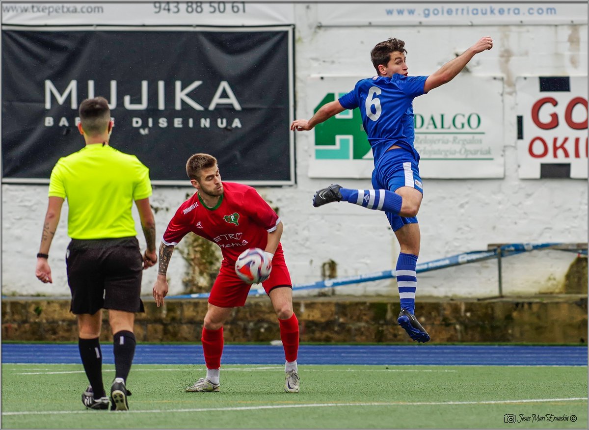 . <a href="/gipuzkoafutbola/">Gipuzkoako Futbol Federazioa</a>
Division de Honor Regional : Fotografías del partido <a href="/OKEfutbol/">Ordizia K.E</a> - <a href="/ZumaiakoFT/">Zumaiako F.T.</a>
photos.app.goo.gl/eWL4VBBxyUUbqK…