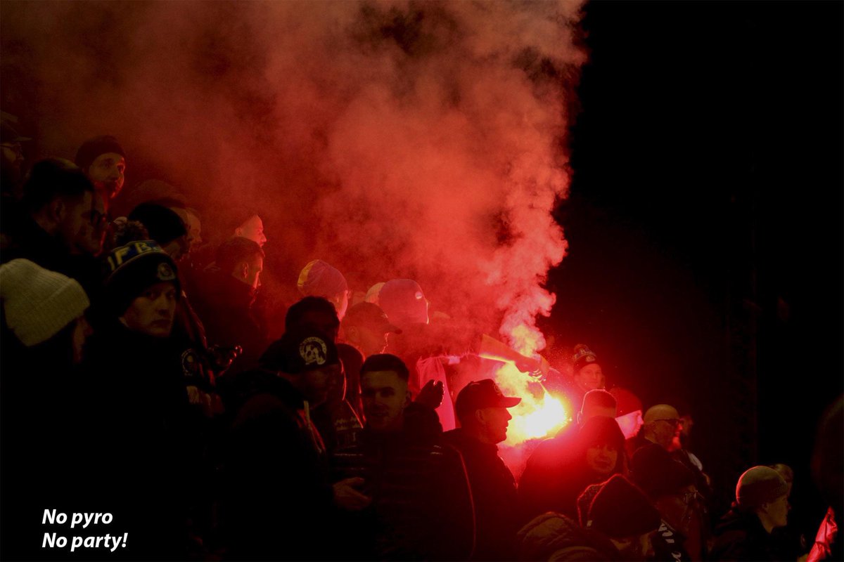 anderssonand's tweet image. Hur många @ecmarklund får denna bilden? 👋🏻