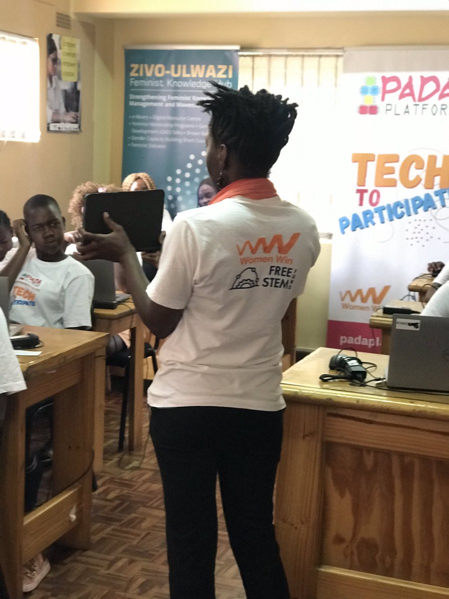 PadaPlatform's tweet photo. We completed the digital literacy series over the weekend and it was such a fulfilling experience to be a part of the growth of young minds #FreeStem #TechtoParticipate #HerDigitalSpace #DigitALL https://t.co/hirJtltbXx