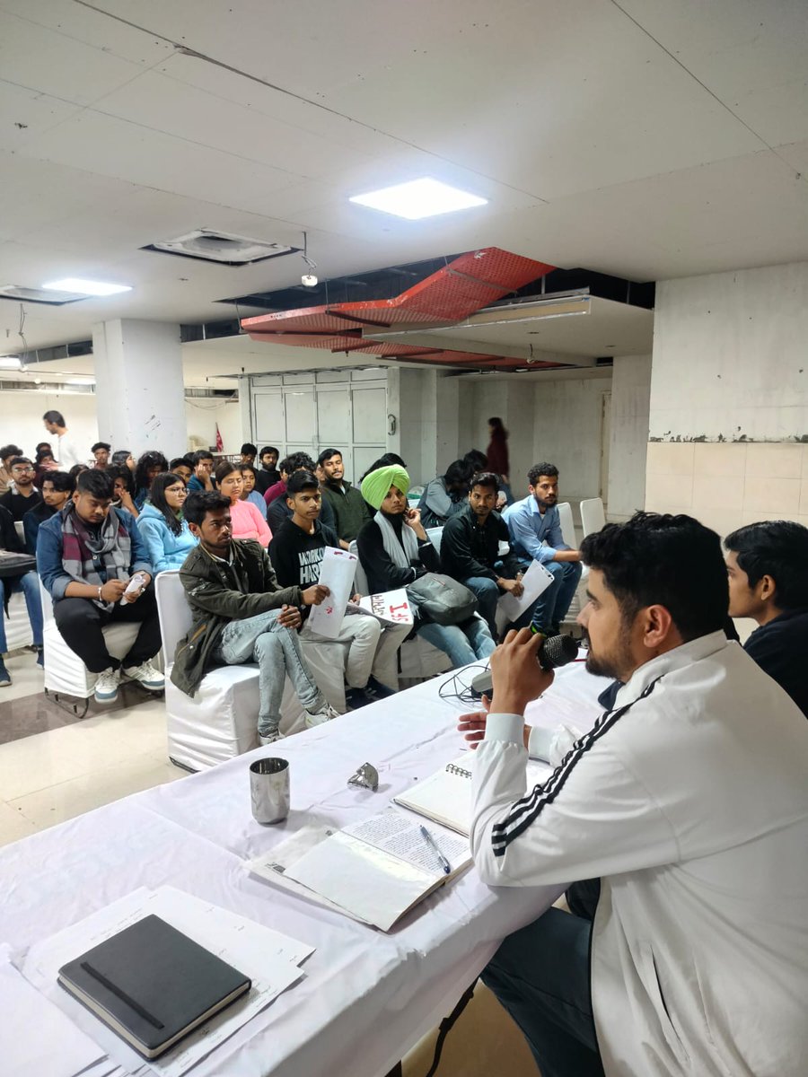 Glimpses from the second day of SFI Delhi state school.The day consisted of two lecture sessions by Com Sunand and Com Dinit and two practical sessions. It concluded with the delegates giving feedback and Com Mayank,SFI Delhi State Secretary,responding to it. 

#SFI #StateSchool