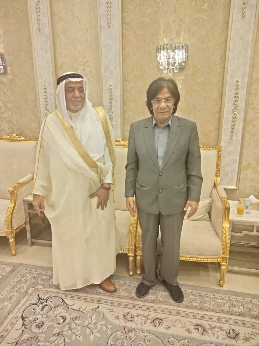 مؤرخہ 23 فروری 2024
*مکہ المکرمہ سعودی عرب*

*سابق صوبائی وزیر داخلہ و صنعت و تجارت سندھ سینئر رہنما ایم کیو ایم پاکستان رؤف صدیقی کی کلید بردار خانہ کعبہ ڈاکٹر صالح زین العابدین الشیبی کے صاحبزادے ڈاکٹر عبد الرحمن زین العابدین الشیبی کی صابزادی کی نکاح کی تقریب میں شرکت۔