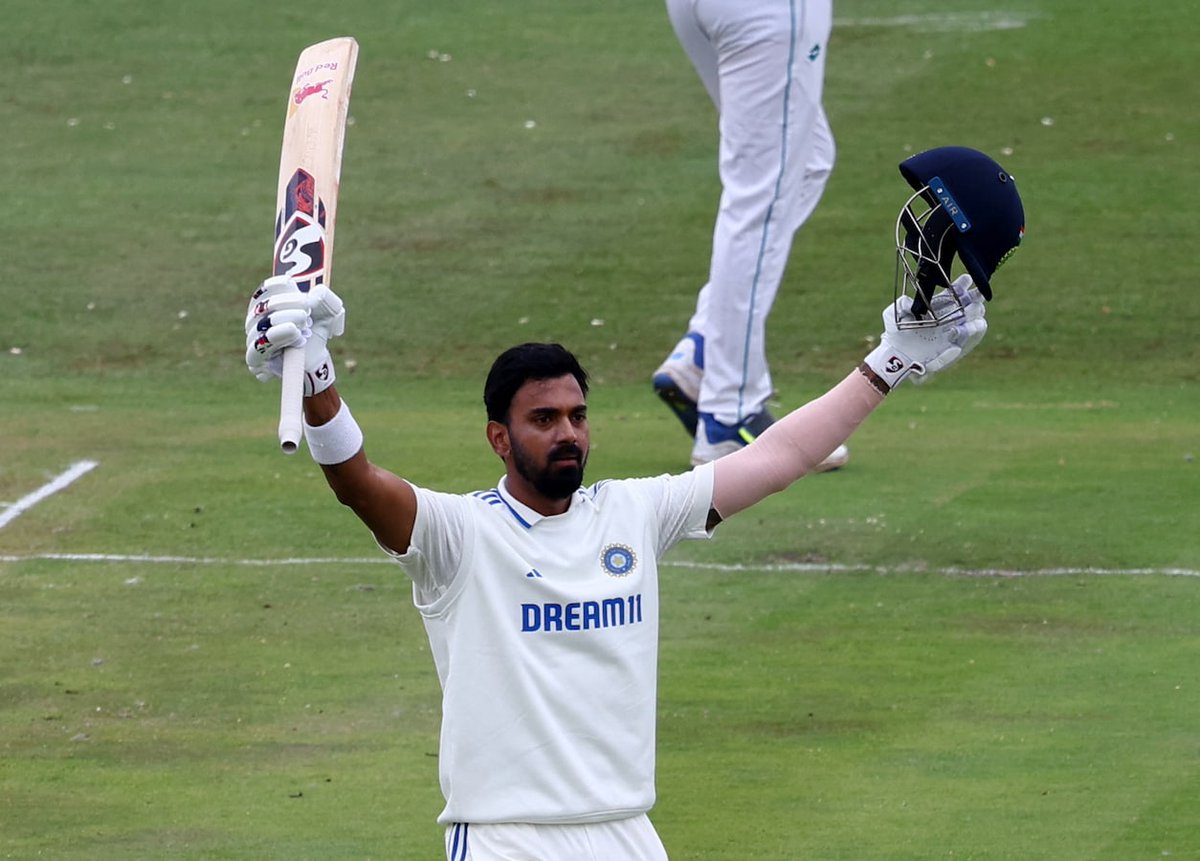 klbasit1's tweet image. Kl Rahul vs Rohit sharma:

Win percentage across formats:
KL Rahul: 71.42
Rohit sharma: 70.31

KL Rahul vs Rohit sharma in overseas test:

KL Rahul: 8 test hundreds 
Rohit: 1🤣
#INDvENGTest 
Captain who lost rigged home world cup: bolunga toh vivad ho jayaga 😀