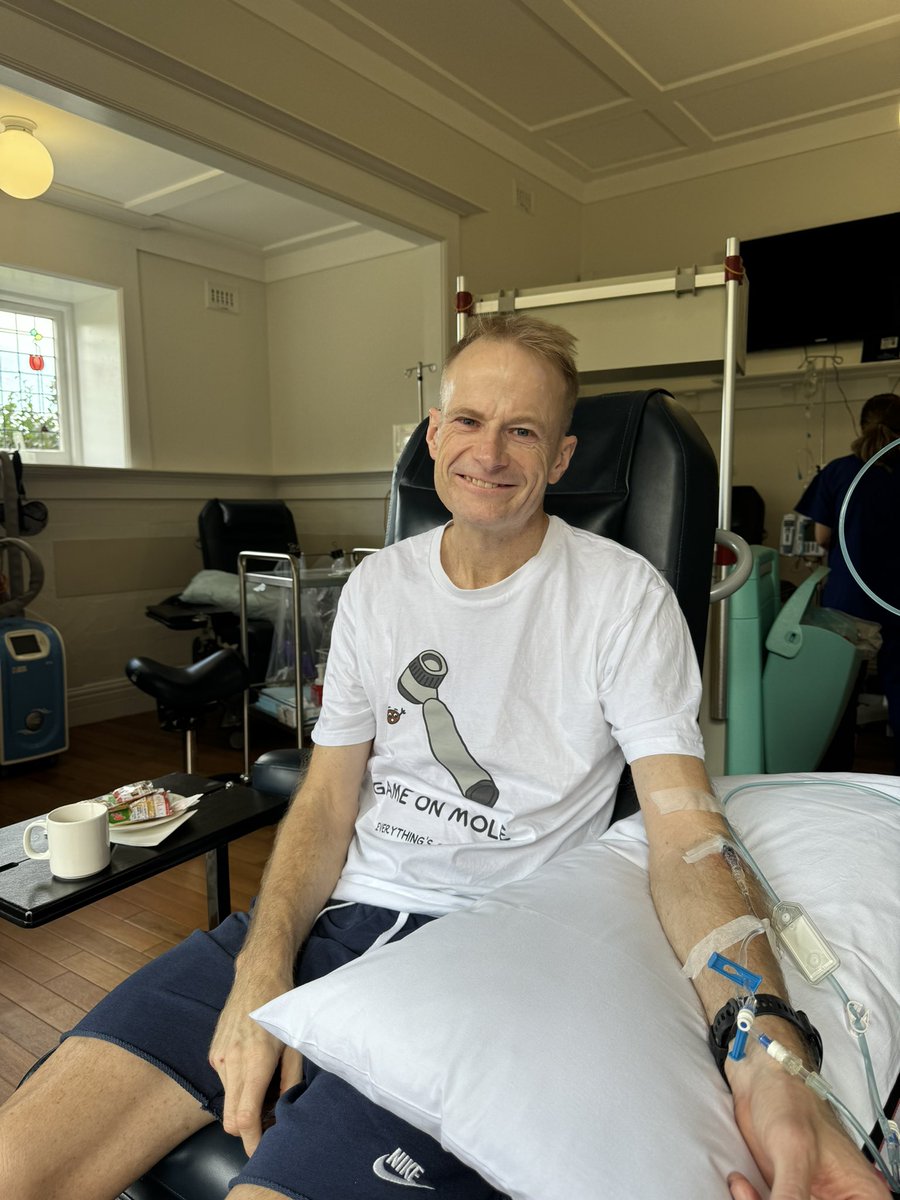 Thks 2 amazing @ProfGLongMIA & @MelanomaAus team, cycle 12 #immunotherapy 4 me 2day. As usual, all went fine. I think even turned corner re antiepileptics side effects. Incredible it’s 9mths since #glioblastoma presented & no sign of recurrence (median 6mths). Next MRI mid March.