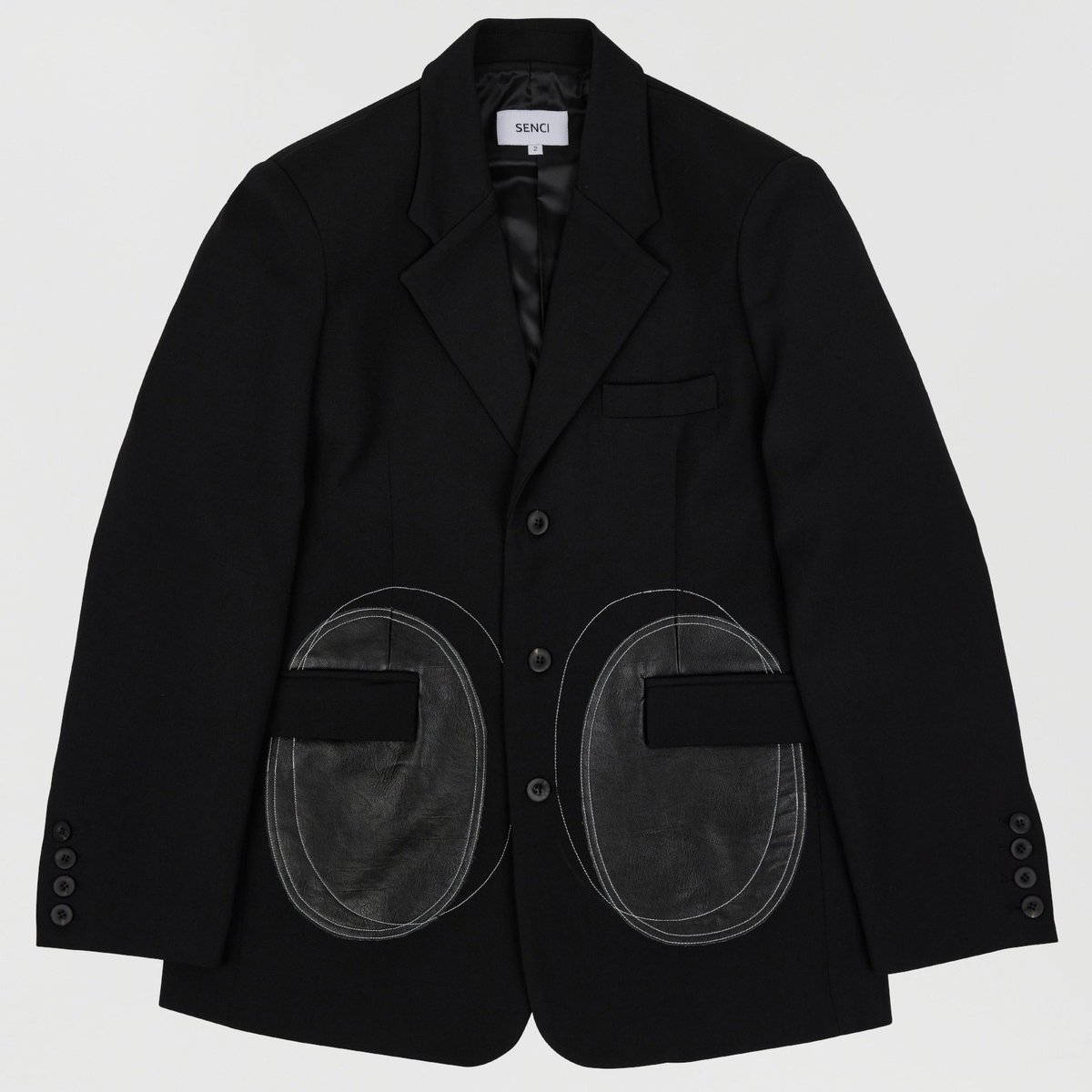 #우태

SENCI 23SS Three button Blazer (black)
가격 116000