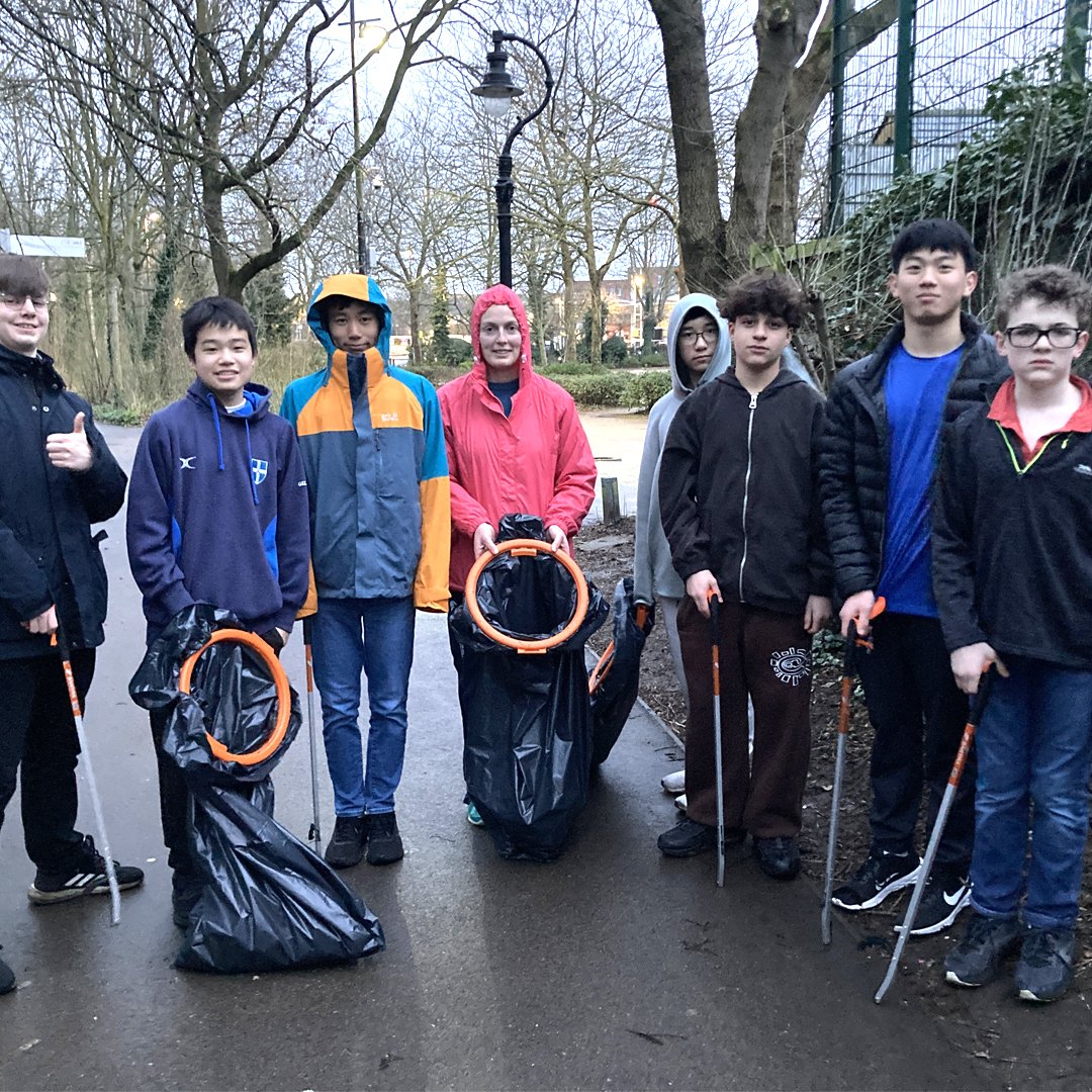 Pupils and staff from Galpin’s House spent some time on Sunday clearing litter from the Miller’s Bridge along the River Path between the Precincts and our Malthouse campus.