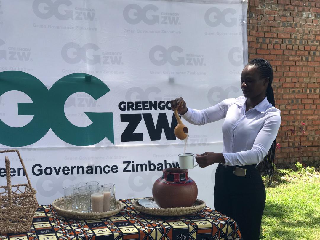 @greengovzw1 conducts a food conversation cafe today in Mutare with young people. The event held at #Kapoto seeks to set the narrative on promoting health food lifestyles. #ForwardWeGrow #UrbanFutures #ClimateJustice @hivosrosa @kwaterry1 @ManicaYouth @NAYOZimbabwe