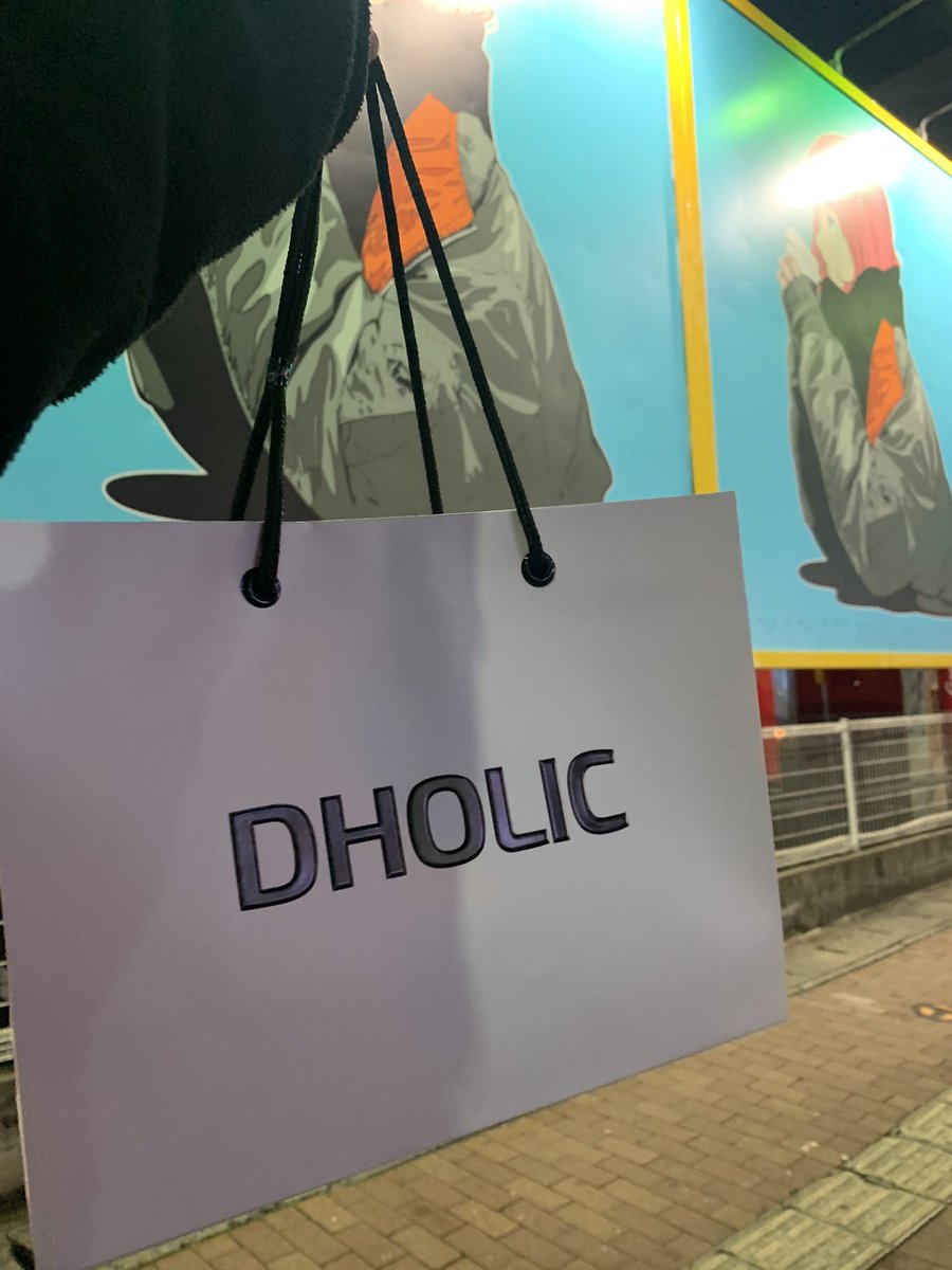 今日久しぶりにお買い物したよ🥹💗
ソラリア可愛い服が多いから好きな場所だけど1人で寂しかった…。😢

服3着で8,000円も使っちゃった💦
またお仕事頑張ろ🤧❣️❣️