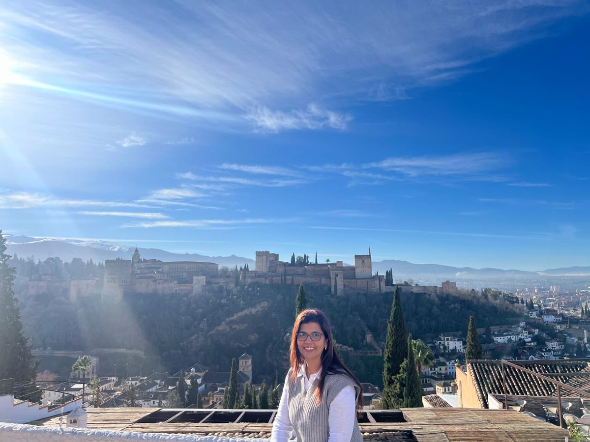 Postcard from sunny Spain 🇪🇸 ☀️ On a clear sky day with the majestic Alhambra, the red castle 🏰 in the background. #Spain #Travel #TravelDiaries #WorldCup #Shooting #Coach
