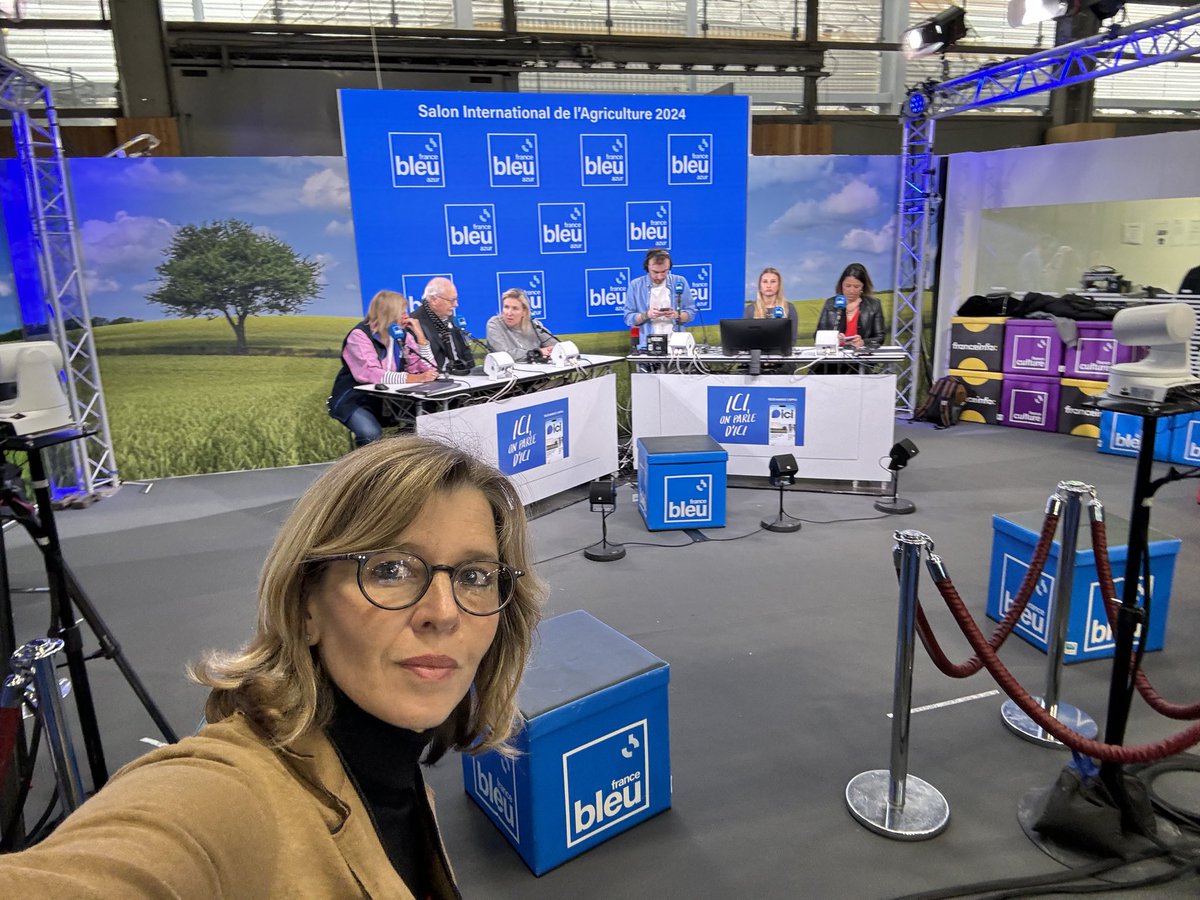 Rv 12h08 sur @francebleu pour échanger sur votre vision de l’agriculture au cœur de vos territoires ! Vous pouvez questionner en direct @J_Bardella puis à 12h30 @CelineImart avec le public Hall 1 devant le stand de la superbe marque @C_qui_le_Patron ! #MaFrance