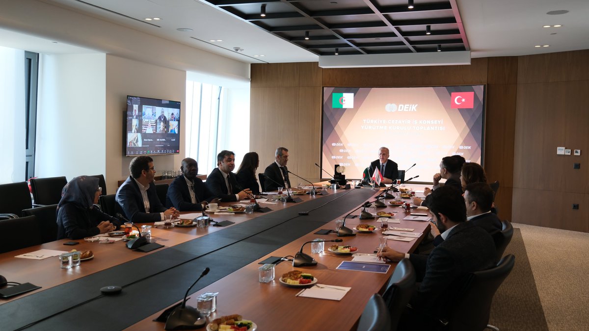 Türkiye-Cezayir İş Konseyimiz, Muhammet Mesut Toprak başkanlığında, Yürütme Kurulu Üyelerinin katılımlarıyla hibrit olarak toplantı gerçekleştirdi.

Toplantıda, İş Konseyi'nin çalışma stratejisi, ikili ticari ilişkiler ve sektörel iş ve yatırım fırsatları ele alındı.

🇹🇷🇩🇿