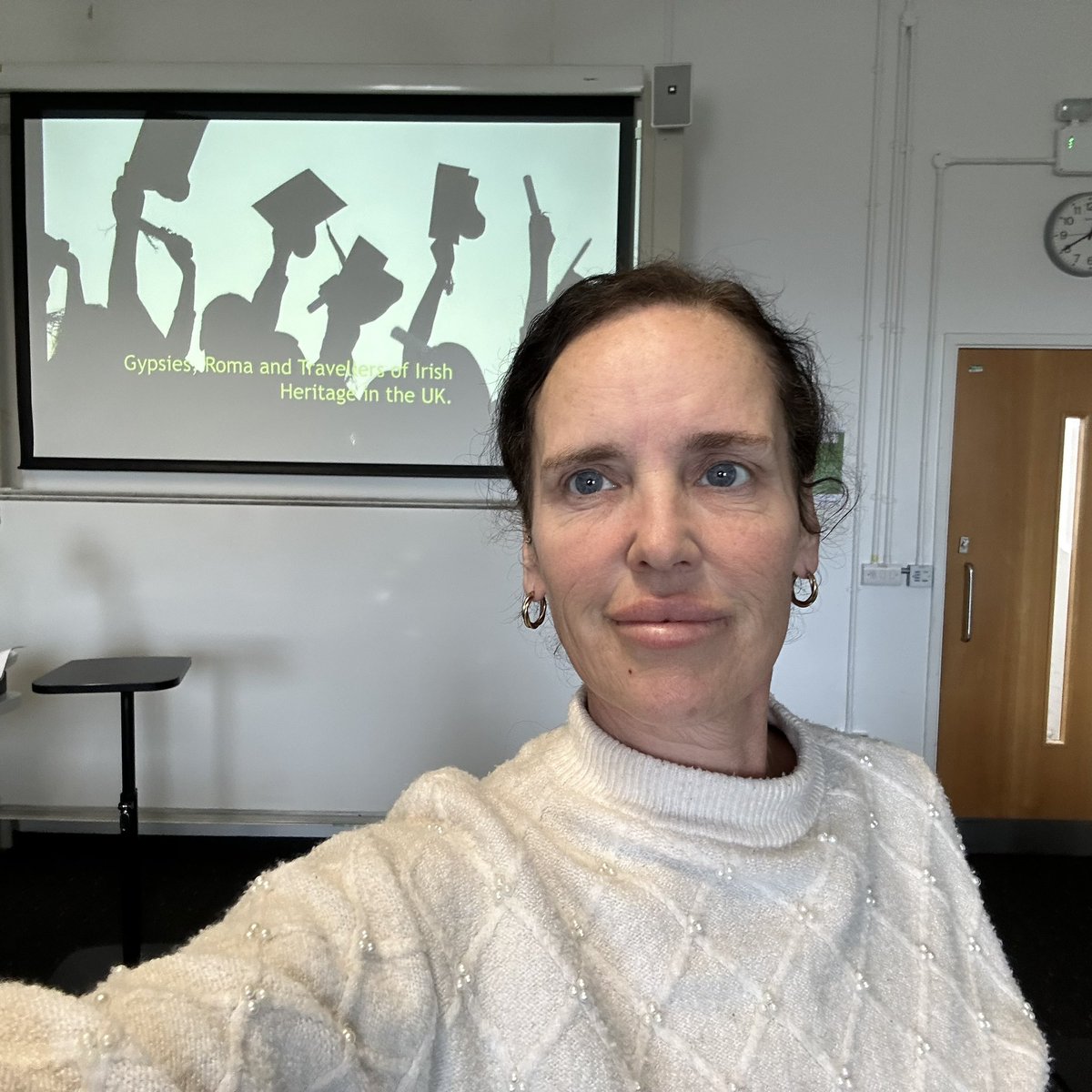 SherrieRomany's tweet photo. @GoldsmithsUoL today delivering a lecture to prospective social workers, about Gypsies, Roma &amp; Travellers #Educate2Survive great to be presenting with my daughter @scarlett https://t.co/R9FQdqSD2i