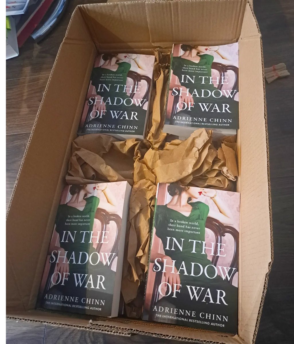 They've arrived! Woo hoo! @HardmanSwainson
#HistoricalFiction #HistoricalRomance #sagaseries #novel #bookclubs #bookclubbook #family #Sisters #1930s #fiction #drama #onemorechapter @HarperCollinsUK #readers #writers