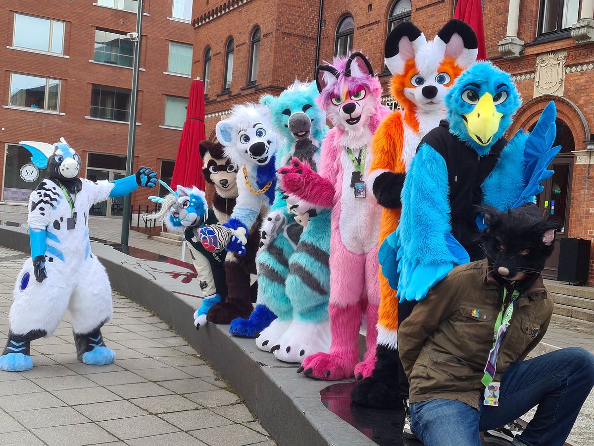 It was so amazing to see my little family together at #NFC2024 
Thank you to everyone who showed up to our photoshoot!

Extra thanks to <a href="/LemonYote/">Val</a> &amp; <a href="/kurasaiyaArt/">Seikan</a> for wearing Star &amp; Luey who sadly did not sell this time. They will be for sale online and then at fuantastic.