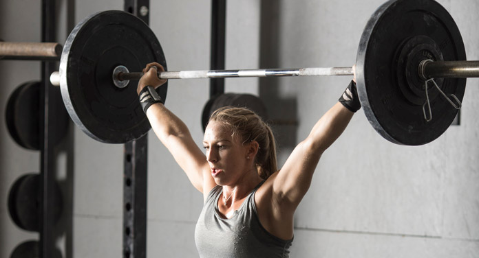 Wenn du auf der Suche nach einer Übung bist, die deinen ganzen Körper herausfordert, den Stoffwechsel ankurbelt und dir hilft, effektiv Fett zu verbrennen, dann ist der Thruster genau das Richtige für dich.

ajoure.de/lifestyle/fitn…