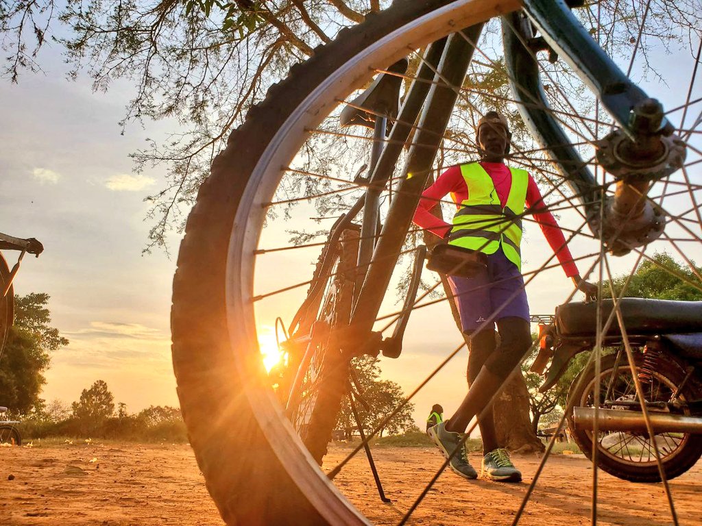 GuluBicycleClub's tweet photo. Our target on the Saturday 24th Feb 2024 was #Keyo and yes the team made it there😍😍😍
This journey of discovery kept us thrilled, fit, entertained, we met excited local community members
The roads were cool🚴🏿
Experiences of various kinds kept us learning to always be prepared https://t.co/6QCaL2nI4A