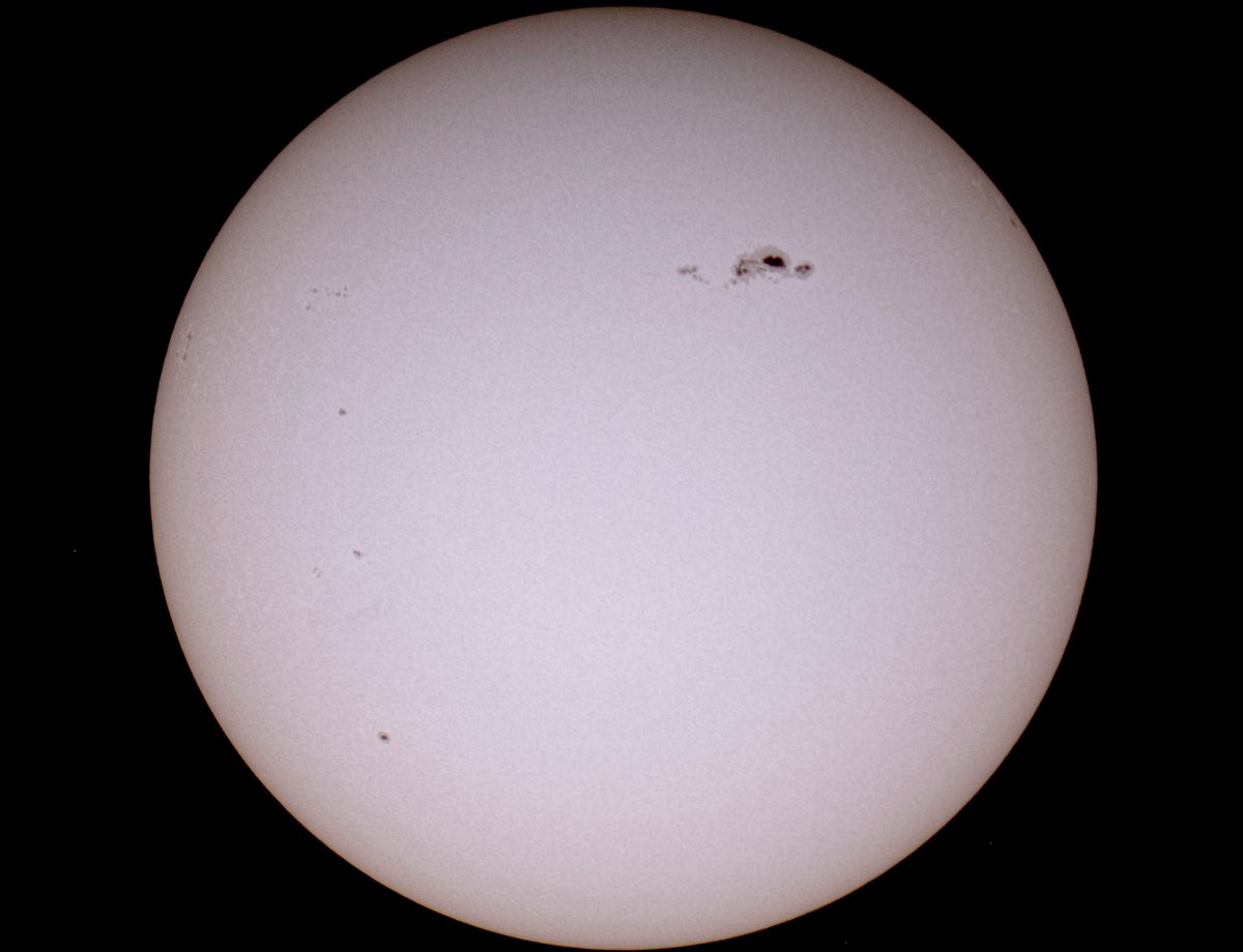 Huge sunspot group imaged by @jeremyrigney @DIASDunsink this morning. Visible to naked eye through eclipse glasses. Do not look directly at the Sun! #DIASDiscovers #spaceweather