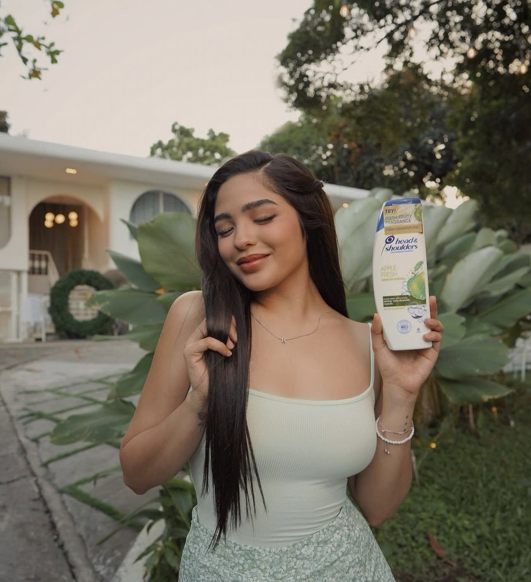 BrillantsOFC's tweet photo. Andrea Brillantes posted a new instagram post๐#LetITCHGo with Head & Shoulders Apple Fresh na amoy fresh na nga, itch-free at dandruff-free pa!
Link on the reply section to engage!โค๏ธ https://t.co/CAO9l6XzAM
