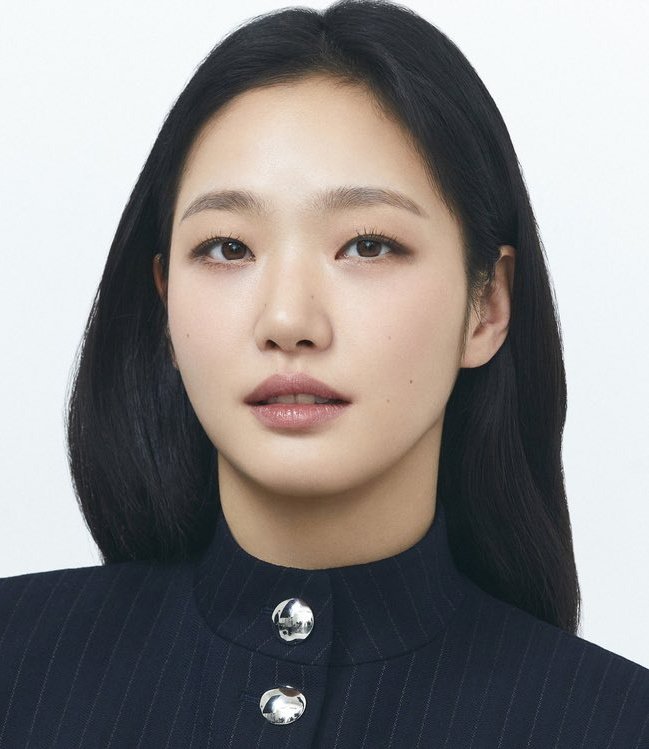 uriggone's tweet photo. Give her something different or even the most challenging role she will transform into character like a pro.
#kimgoeun https://t.co/m4ebOL3zN3