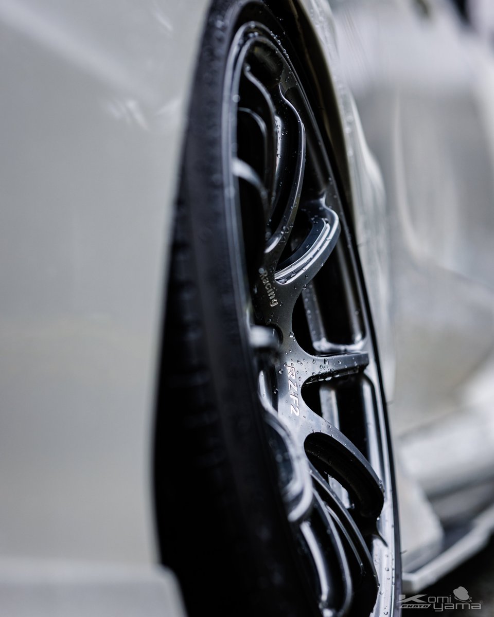 ADVAN RZ-F2 9.5J +44 18inch (face3) Racing hyper black 4本通し