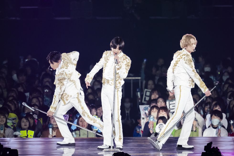 ellejapan's tweet photo. 6年ぶりの東京ドーム公演を開催した #SHINee。ALL日本語の仲睦まじいトークタイムや、初の東京ドーム公演で着用した衣装のオマージュなど、感動の2DAYSの模様を写真でプレイバック💎💙
▼記事はこちら
https://t.co/SlaVb1aBPI
#SHINee_WORLD_VI #SHINee_WORLD_VI_JAPAN_FINAL https://t.co/yyZB77AbPX