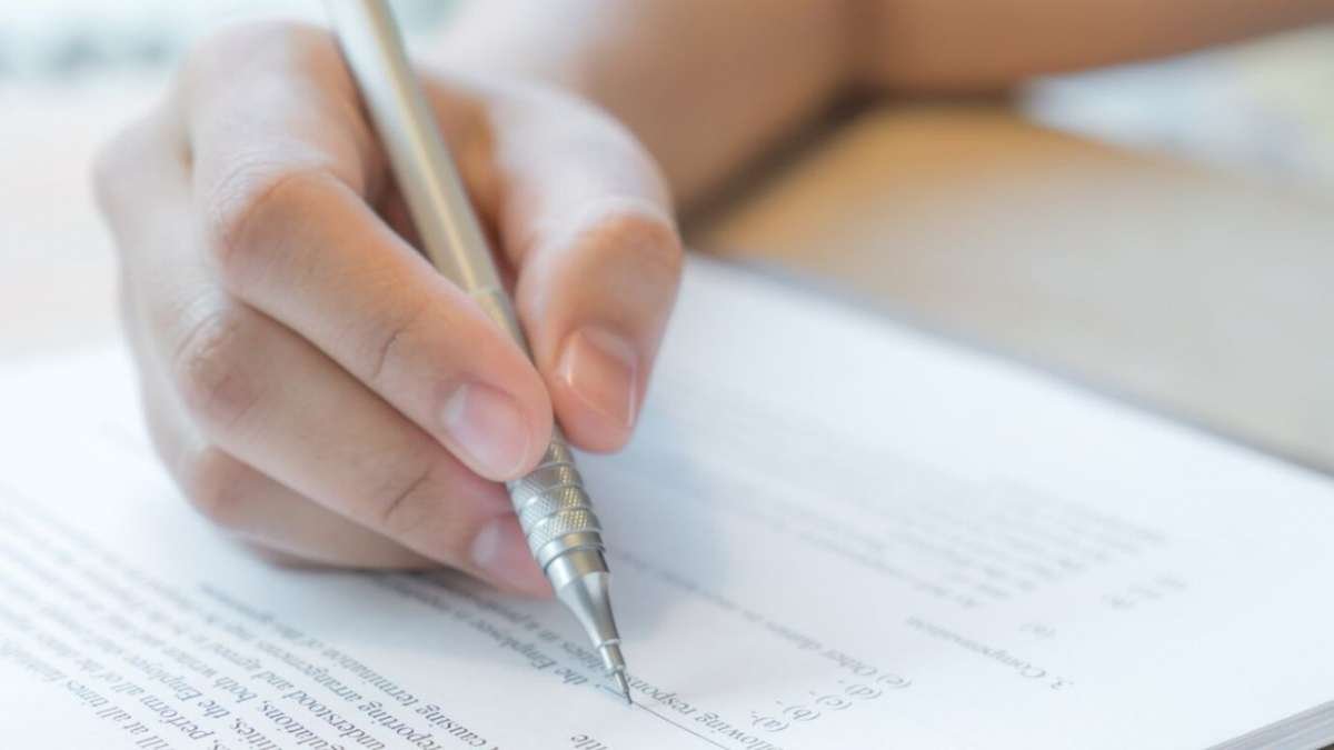 jago_indiajago's tweet image. भारतीय विद्यालयी प्रमाणपत्र परीक्षा परिषद (CISCE) ने सोमवार को अप्रत्याशित परिस्थितियों का हवाला देते हुए 12वीं कक्षा की रसायन विज्ञान की बोर्ड परीक्षा 21 मार्च तक के लिए स्थगित कर दी।
#CISCI #Chemistry #boardexam #jagoindiajago #Jijnews #ICSI #Postpone