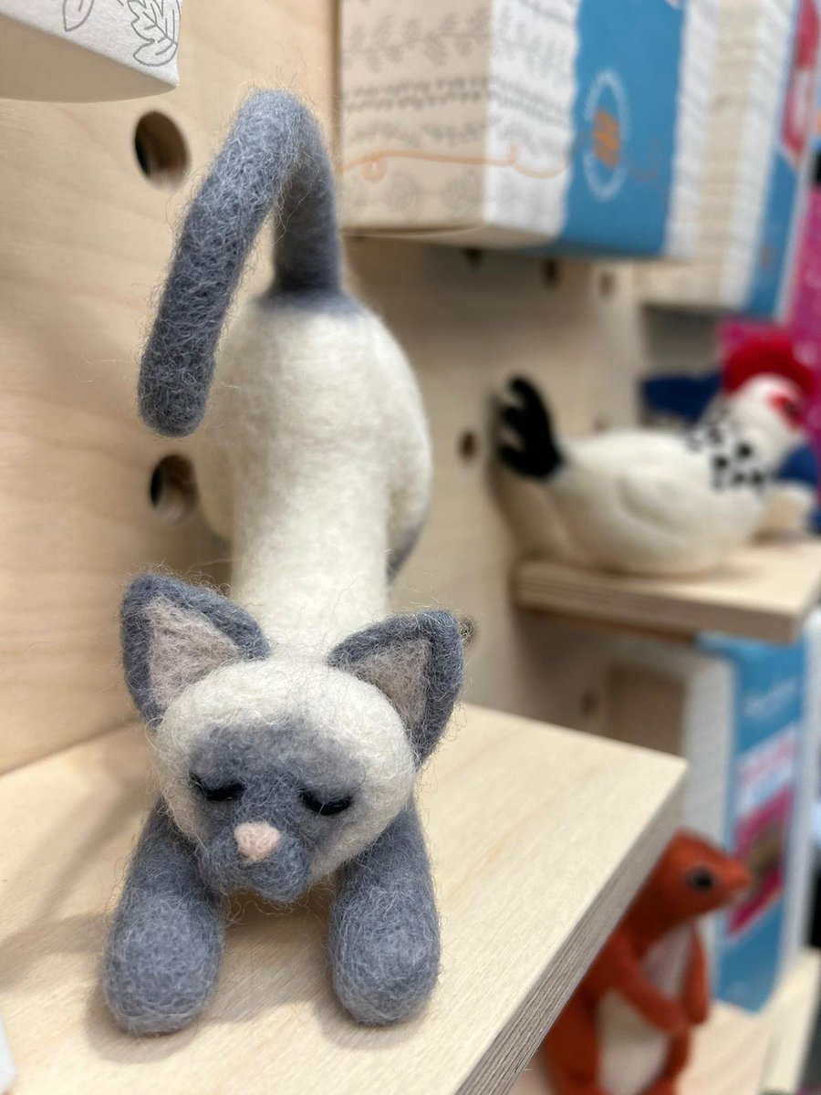 Gorgeous needle felting kits with so many new designs at Hawthorne Handmade. Stop by and stock up.

Loving this cat 

#CHSIStitches2024
